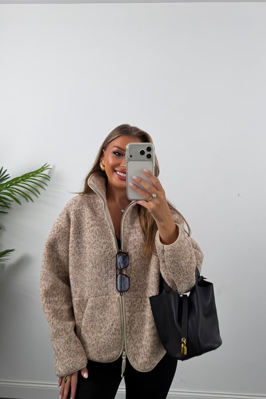 Oysh Model Polar Ceket Desensiz Bej Çimçimli