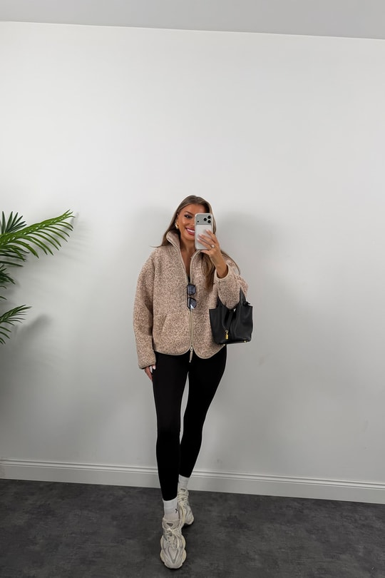Oysh Model Polar Ceket Desensiz Bej Çimçimli