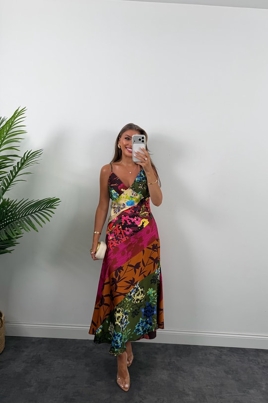 Premium Seri Renkli Desenli Maxi Saten Elbise