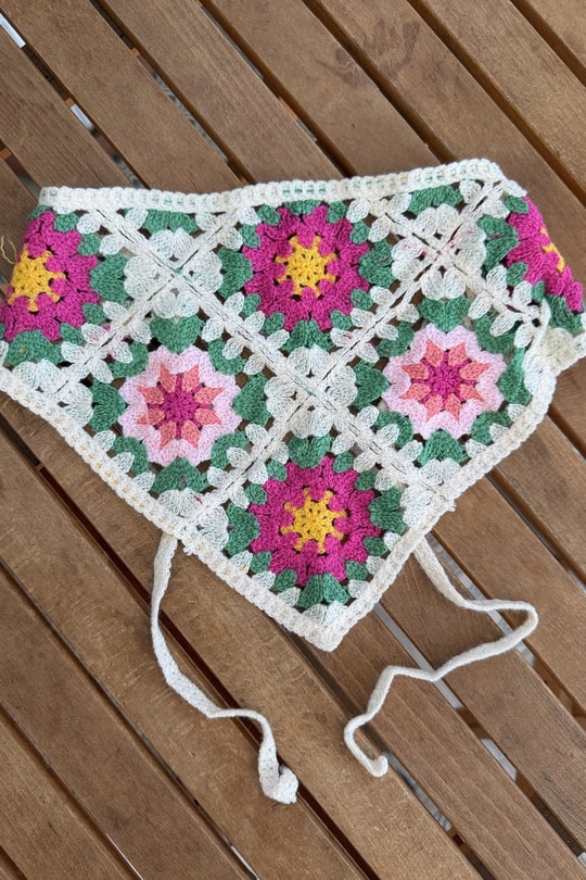  Fuşya Çiçek Motifli Üçgen Bandana