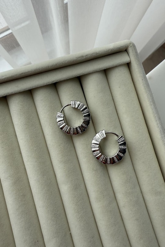Çelik Marka Model Taşlı Silver Halka Küpe
