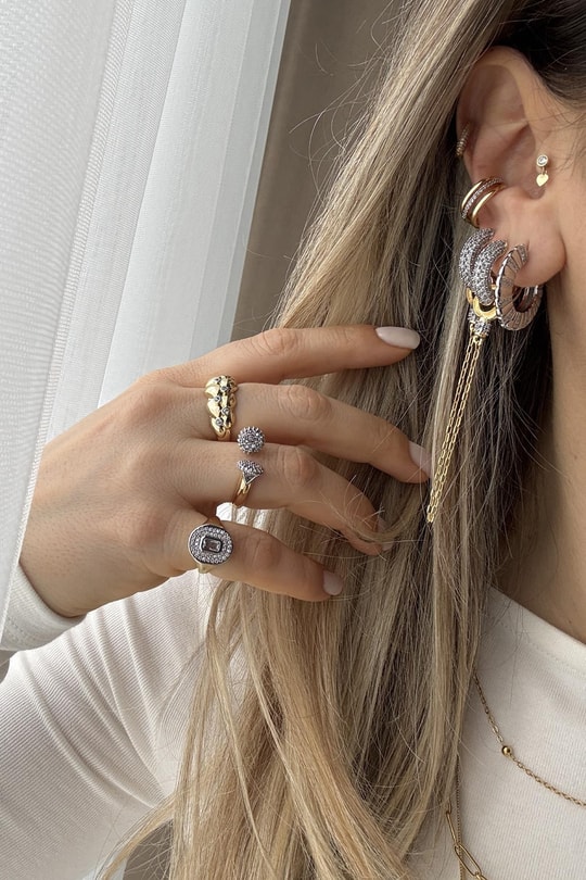 Çelik Marka Model Taşlı Silver Halka Küpe