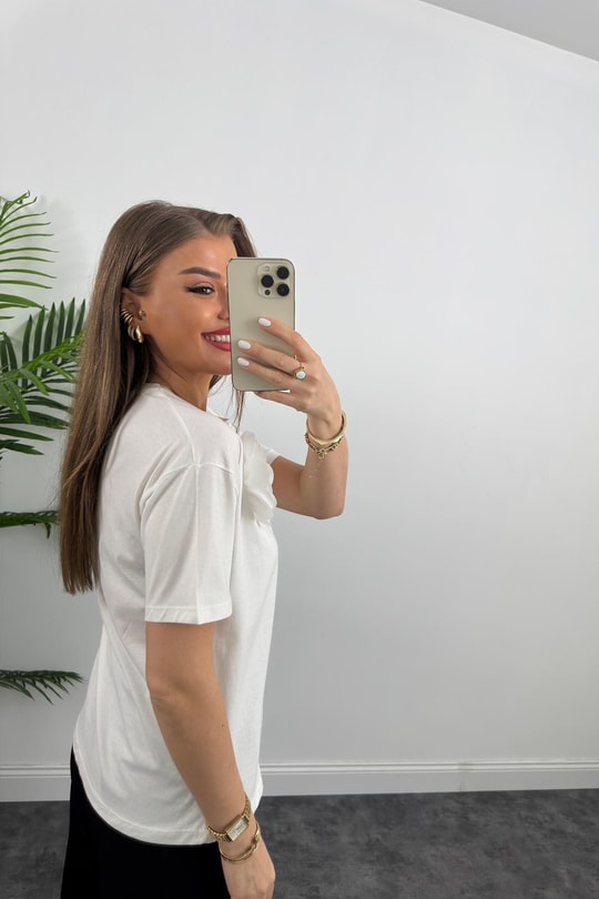 Lüx Kalite Çiçek Broşlu Tam Pamuklu Tasarım Tshirt Beyaz