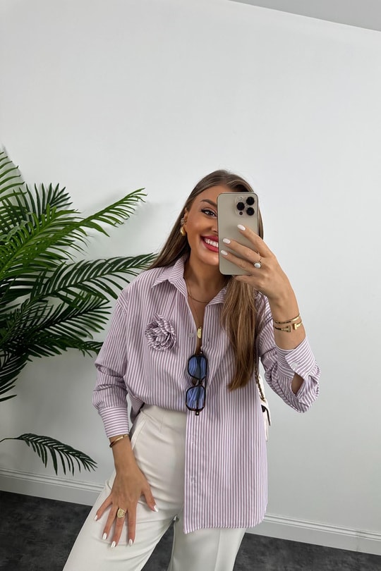 Marka Model Çiçek Broşlu Çizgili Marin Gömlek Pembe