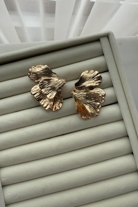 Marka Model Gold Çiçek Küpe