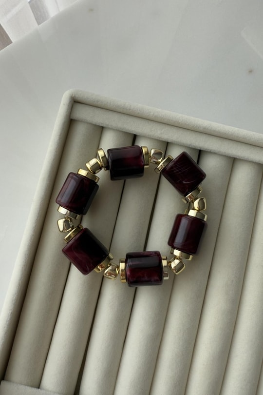 Marka Model Kemik Silindir Detaylı Bileklik (Bordo)