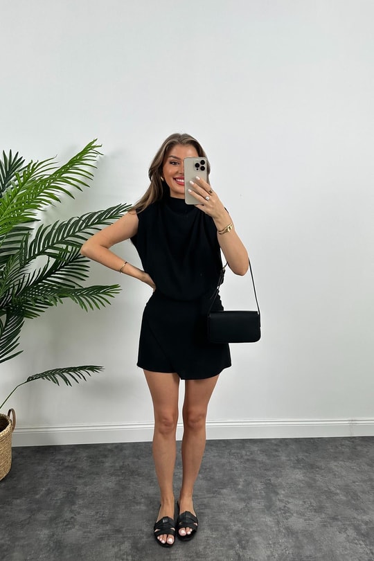 Marka Model Şort Etekli Krep Tulum