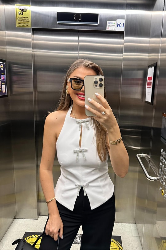 Marka Model Tasarım Fiyonklu Bluz Beyaz