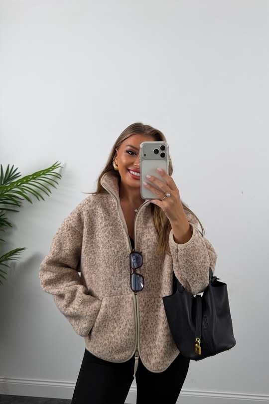 Oysh Model Polar Ceket Desensiz Bej Çimçimli