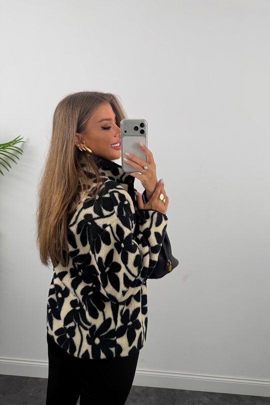 Oysh Model Polar Ceket Siyah Krem Çiçekli