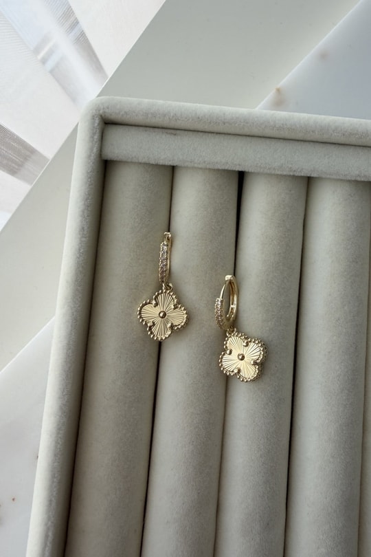 Özel Seri Gold Yonca Küpe