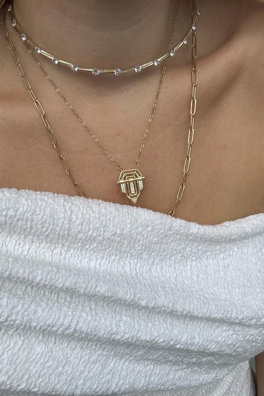 Pirinç Kaplama Taş Detaylı Choker Kolye