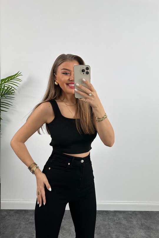 Premium Kalite Likralı Seri Paça Kesik Boyfit Jean Siyah