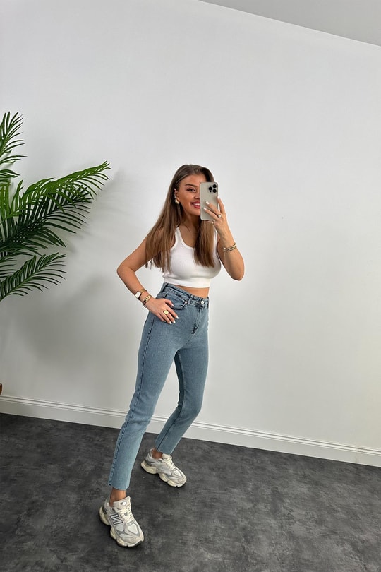 Premium Kalite Likralı Seri Paça Kesik Boyfit Jean Yıkamalı Mavi