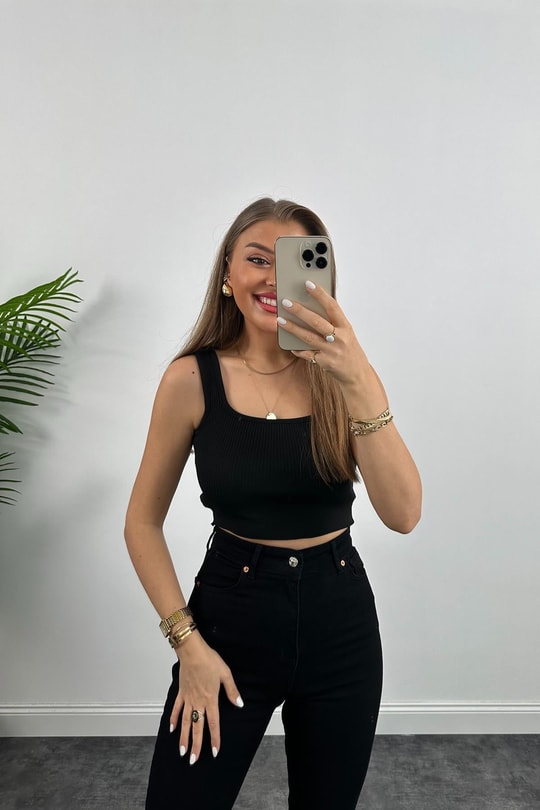 Premium Kalite Likralı Seri Paça Kesik Boyfit Jean Siyah