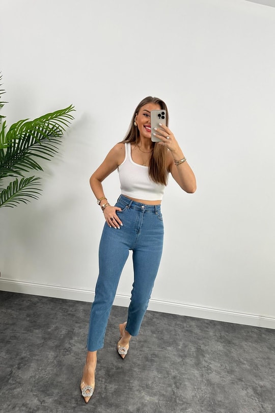 Premium Kalite Likralı Seri Paça Kesik Boyfit Jean Klasik Mavi