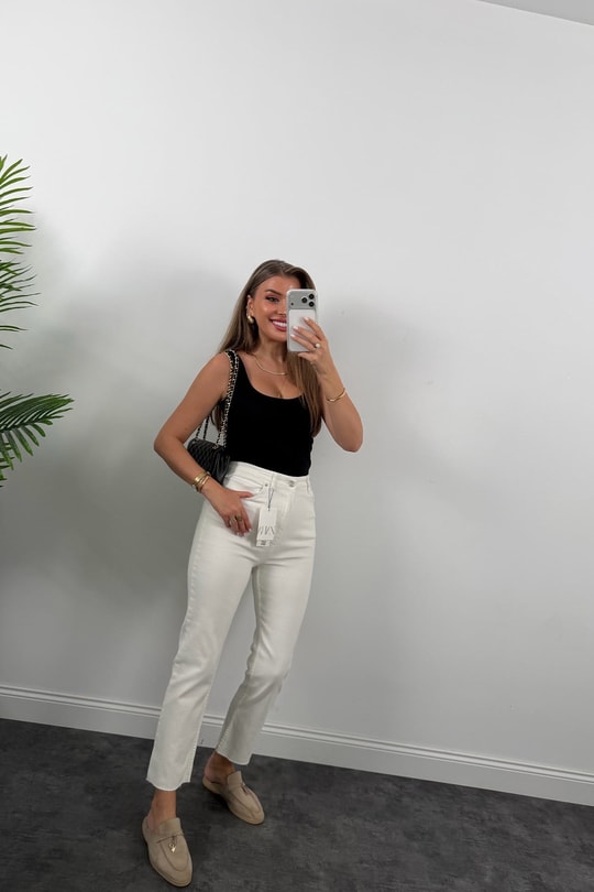 Premium Kalite Paçası Kesik Toparlayıcı Boyfit Jean Beyaz  