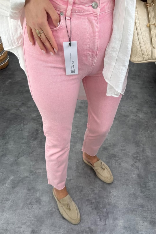 Premium Kalite Paçası Kesik Toparlayıcı Boyfit Jean Pembe