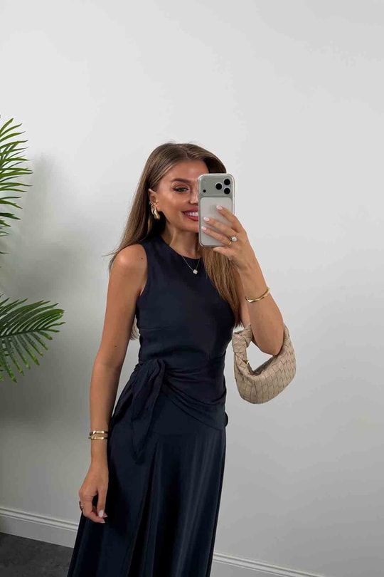 Premium Seri %100 Tensel Kumaş Fularlı Midi Elbise Lacivert 