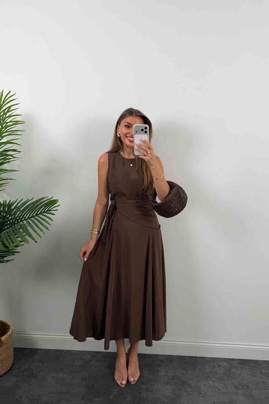Premium Seri %100 Tensel Kumaş Fularlı Midi Elbise Kahverengi 
