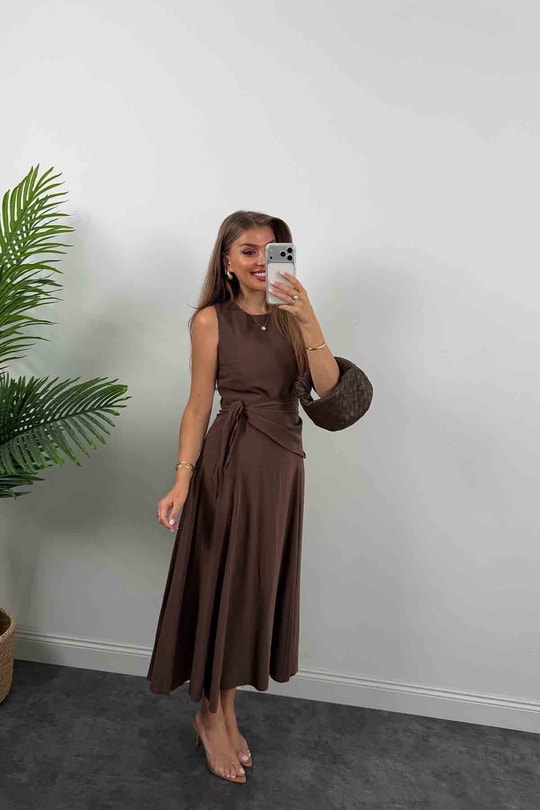 Premium Seri %100 Tensel Kumaş Fularlı Midi Elbise Kahverengi 