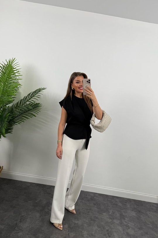 Premium Seri Bağcık Detaylı Dökümlü Bluz Siyah
