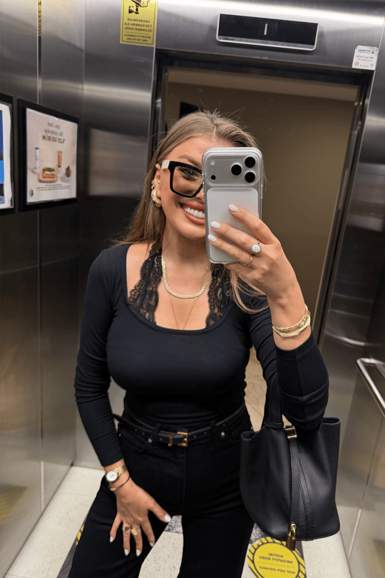 Premium Seri Boynu Dantel Detaylı Likralı Bluz