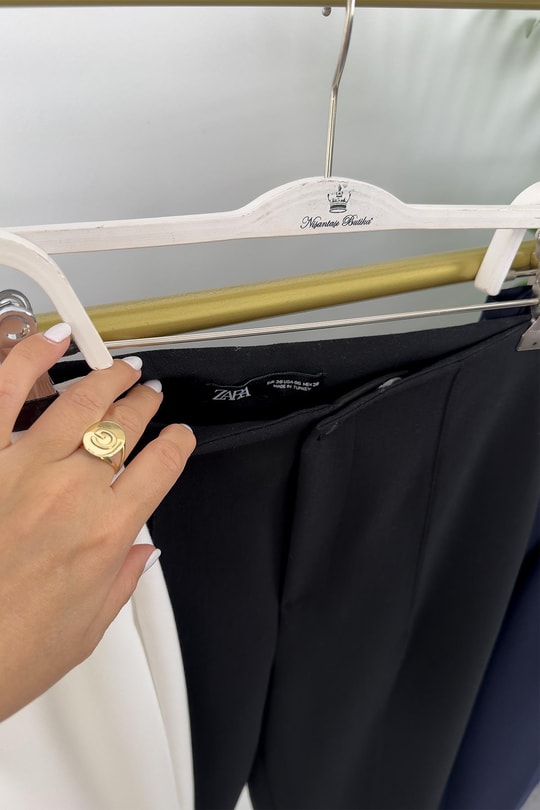 Premium Seri Double Atlas Kumaş Paçası Yırtmaçlı Beli Pensli Pantolon Siyah