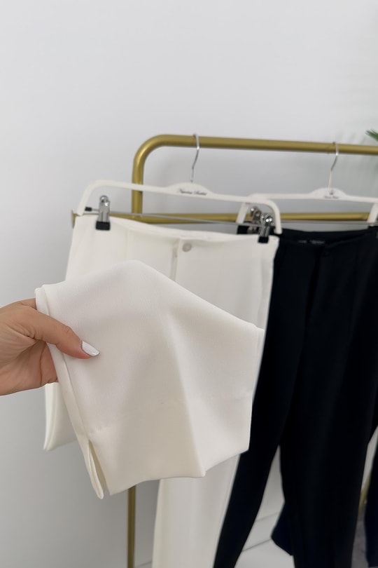 Premium Seri Double Atlas Kumaş Paçası Yırtmaçlı Beli Pensli Pantolon Beyaz