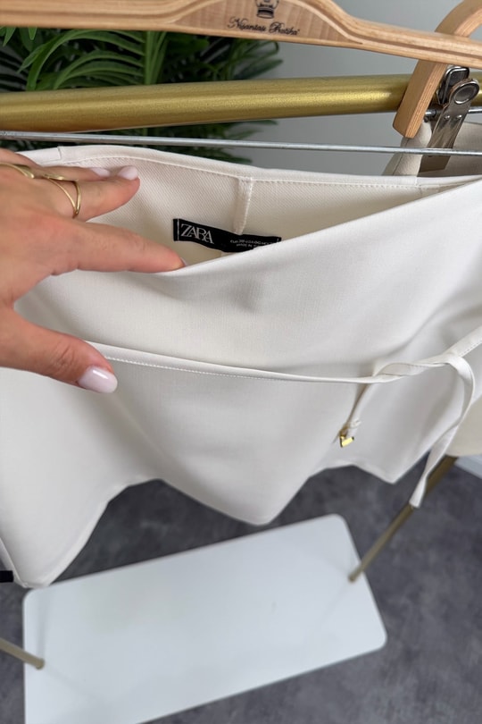 Premium Seri Double Kumaş İnce Kemerli Şort Etek Ekru