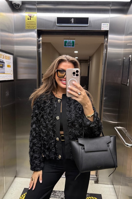 Premium Seri Gül Aplikeli Tasarım Ceket