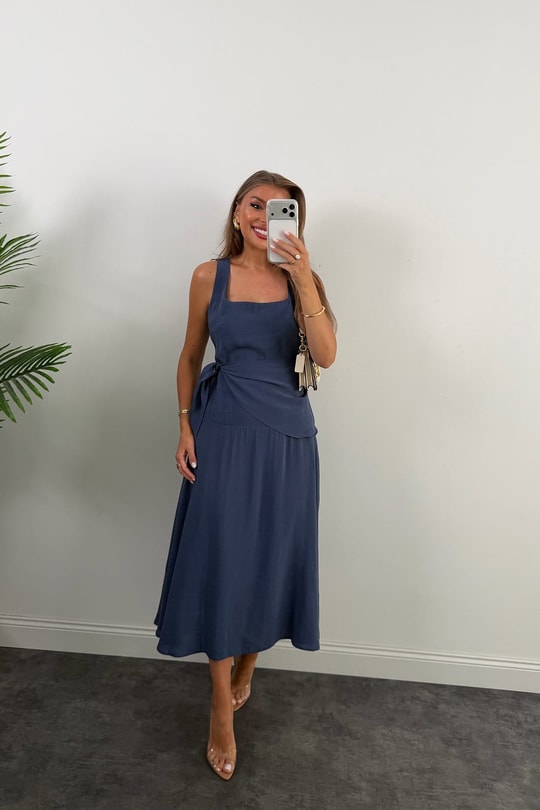 Premium Seri Kare Yaka Beli Fularlı Midi Boy Tensel Elbise İndigo