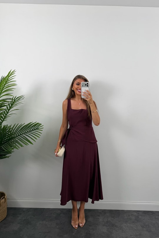 Premium Seri Kare Yaka Beli Fularlı Midi Boy Tensel Elbise Mürdüm