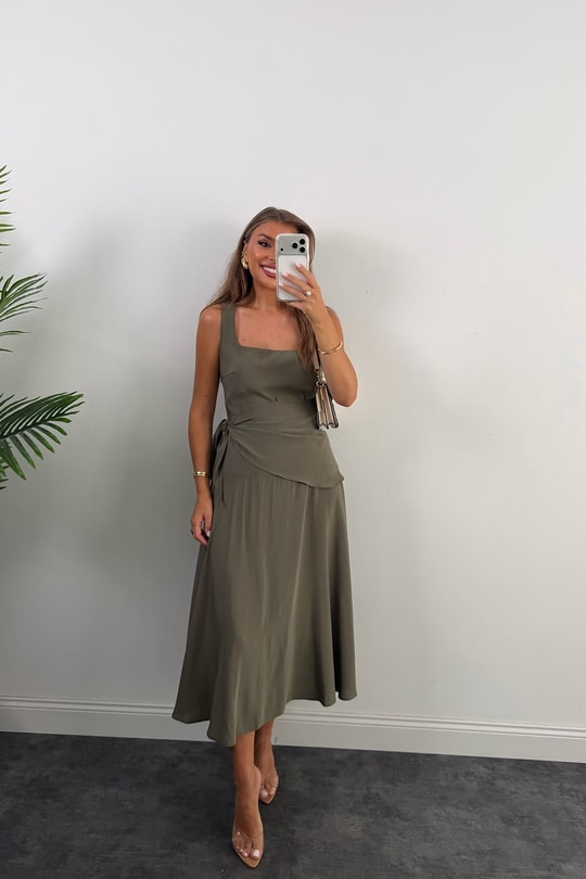 Premium Seri Kare Yaka Beli Fularlı Midi Boy Tensel Elbise Haki