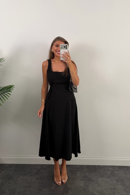 Premium Seri Kare Yaka Beli Fularlı Midi Boy Tensel Elbise Siyah