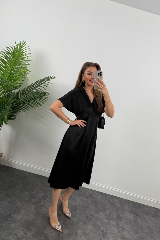 Premium Seri Kimono Kol Tok Saten Midi Boy Dökümlü Elbise Siyah