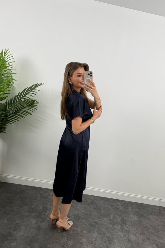 Premium Seri Kimono Kol Tok Saten Midi Boy Dökümlü Elbise Lacivert