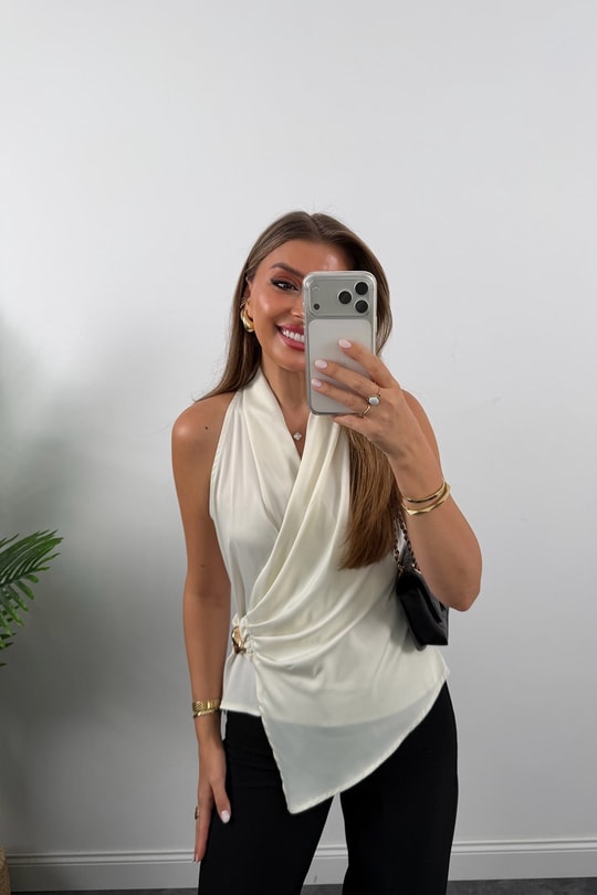 Premium Seri Kruvaze Yaka Asimetrik Saten Bluz Ekru