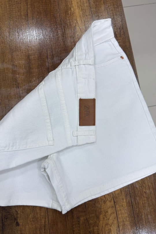 Premium Seri Mom Fit Jean Şort Beyaz