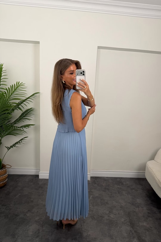 Premium Seri Pileli Maxi Şifon Elbise Pastel Mavi