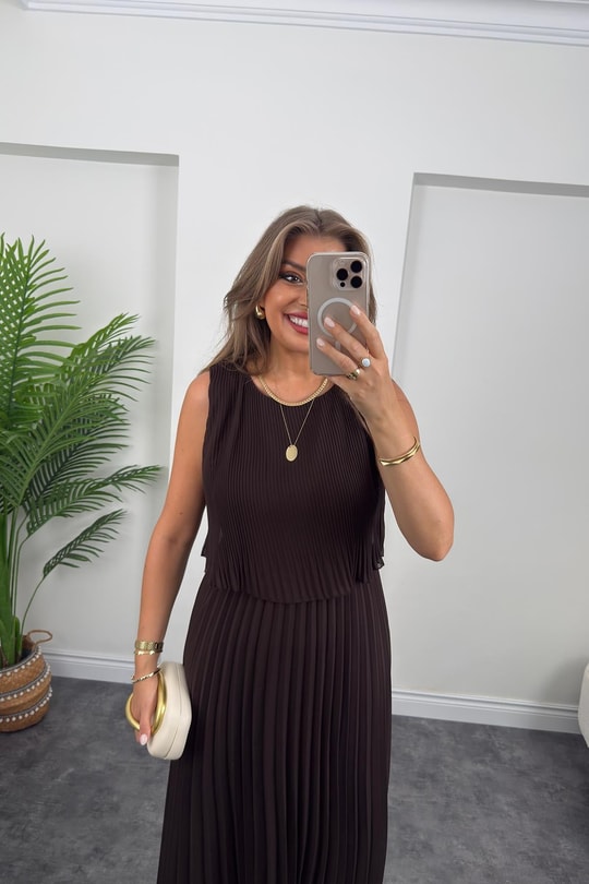 Premium Seri Pileli Maxi Şifon Elbise Acı Kahve