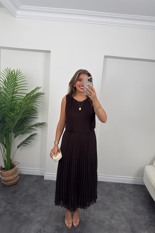 Premium Seri Pileli Maxi Şifon Elbise Acı Kahve