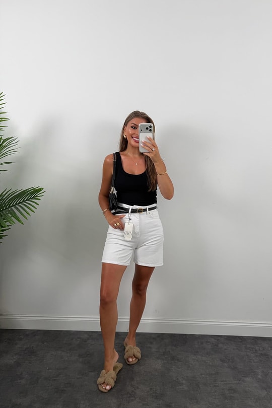 Premium Seri Şehir Boy Yüksek Bel Mom Şort Beyaz