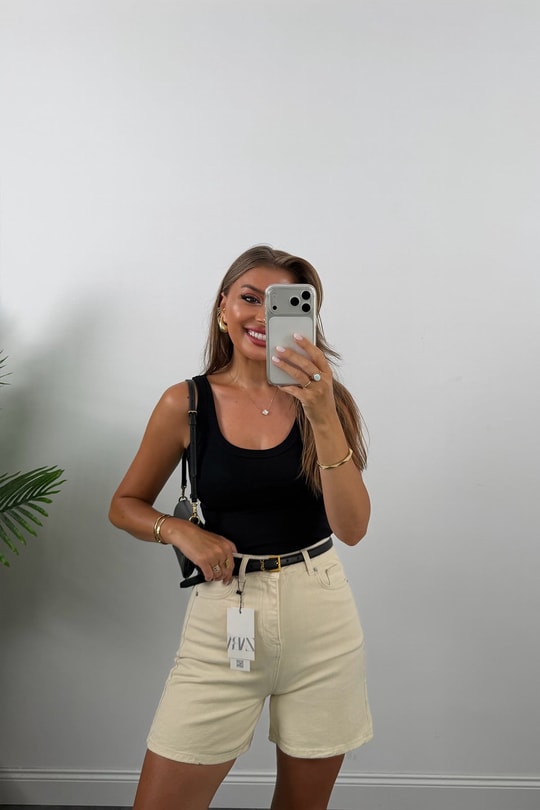 Premium Seri Şehir Boy Yüksek Bel Mom Şort Taş