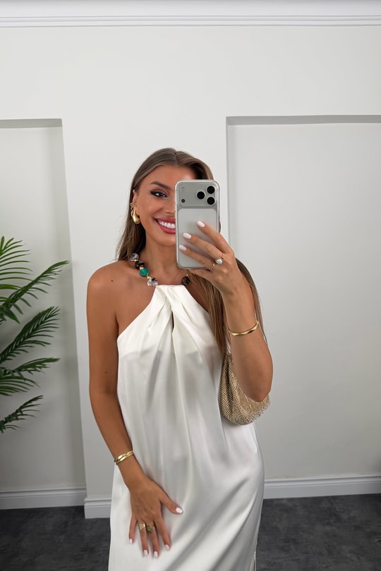 Premium Seri Yakası Boncuklu Maxi Saten Elbise Ekru 