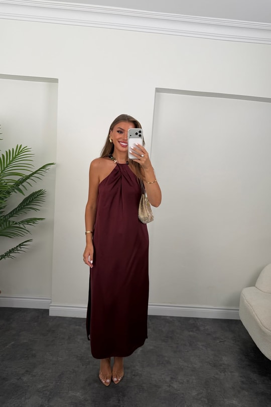 Premium Seri Yakası Boncuklu Maxi Saten Elbise Bordo 
