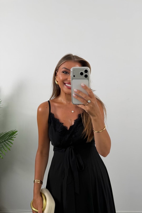 Premium Seri Yakası Dantelli Midi Boy Kloş Elbise Siyah