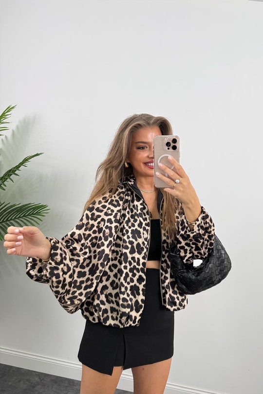 Premium Seri Yarasa Kol Tasarım Saten Bomber Ceket Leopar Desen