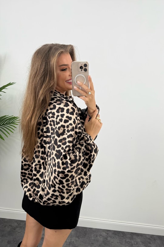 Premium Seri Yarasa Kol Tasarım Saten Bomber Ceket Leopar Desen