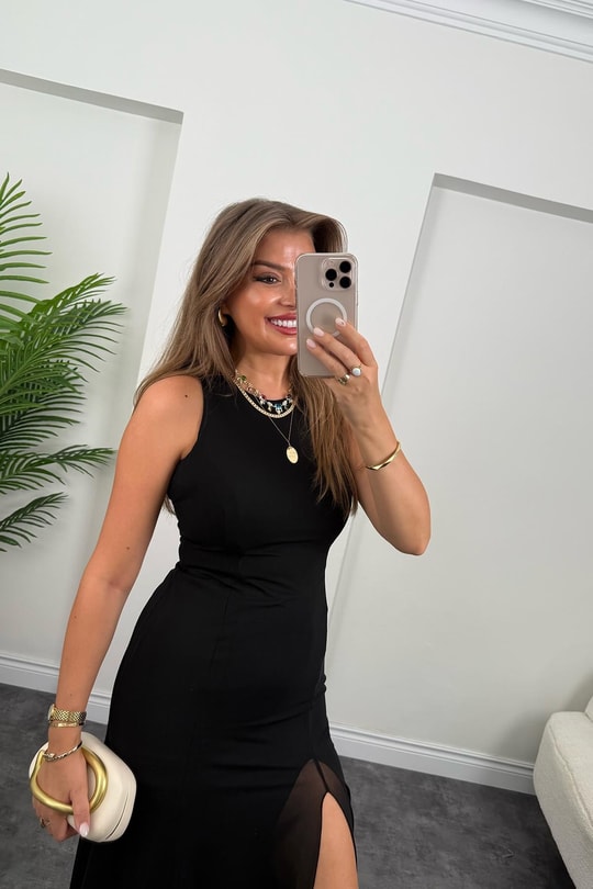 Premium Seri Yırtmaçlı Maxi Boy Tül Elbise